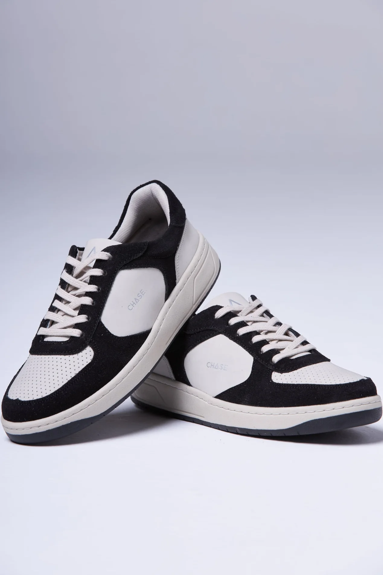 Chase Sneakers One Black