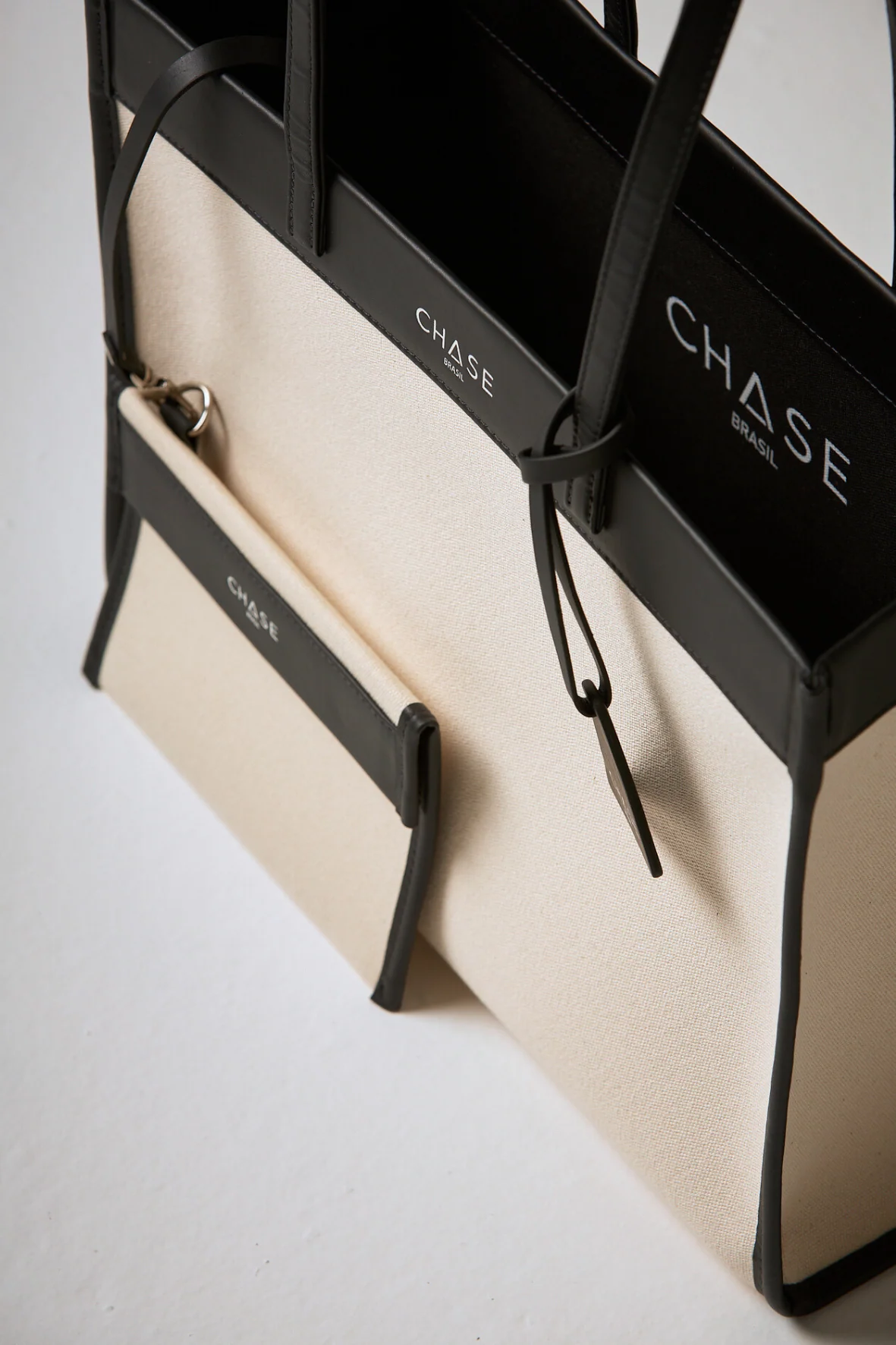 Chase TOTE Bag White&Black - Image 3