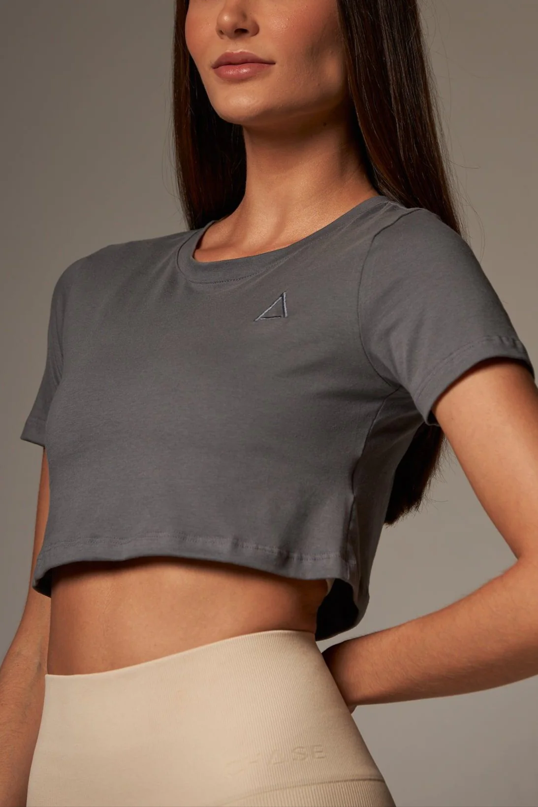 Cropped Essential Grey Lead