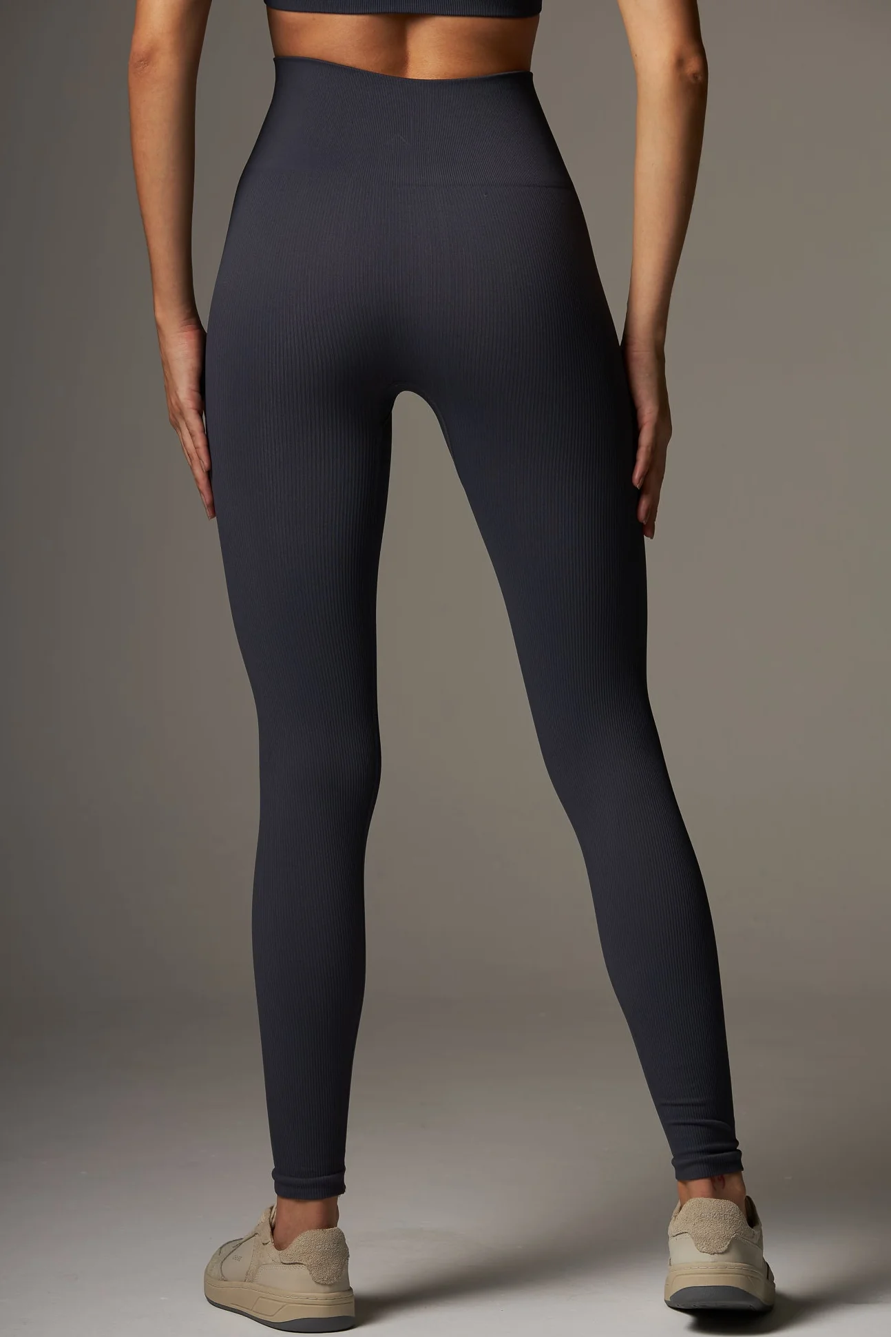 Legging Outsider Seamless Chumbo - Image 4