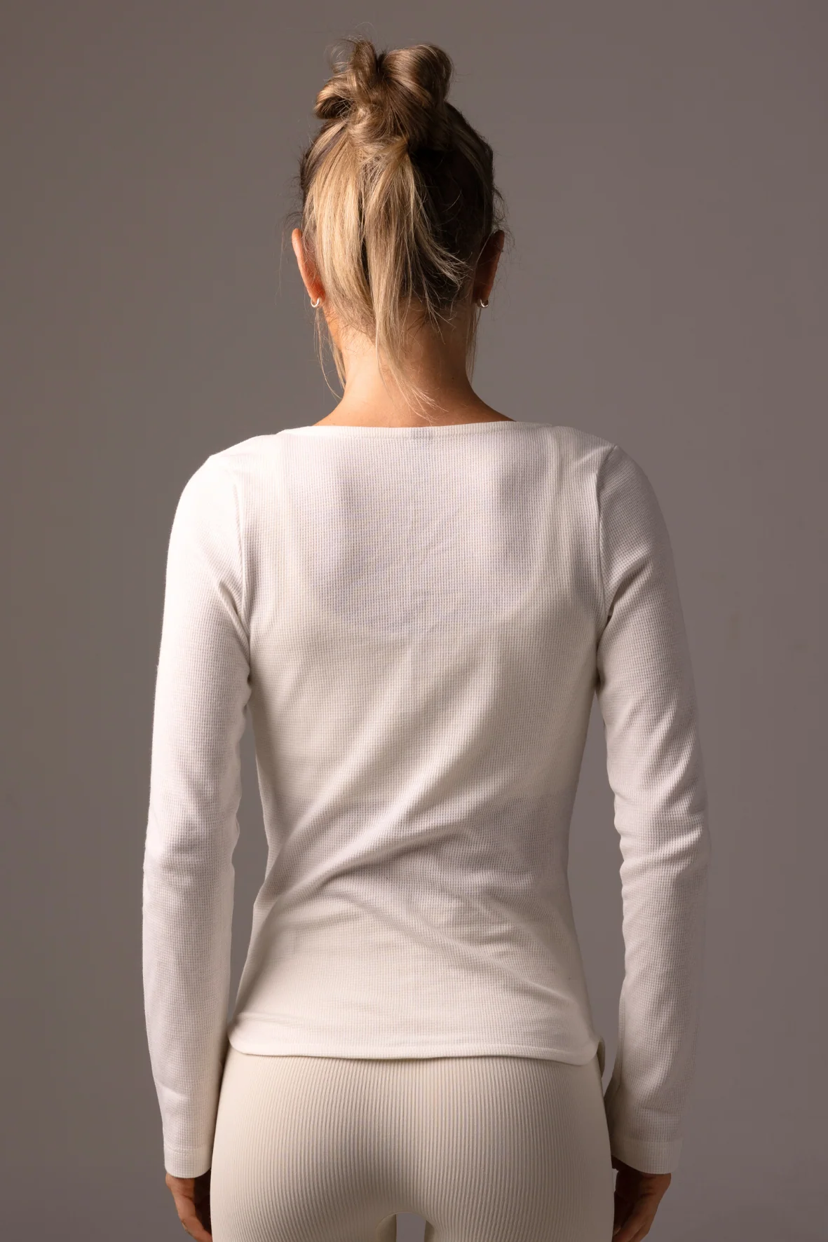 Low Key Cardigan White - Image 4