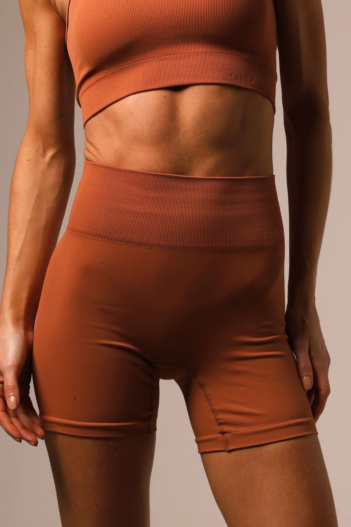 Short Outsider Seamless Oak