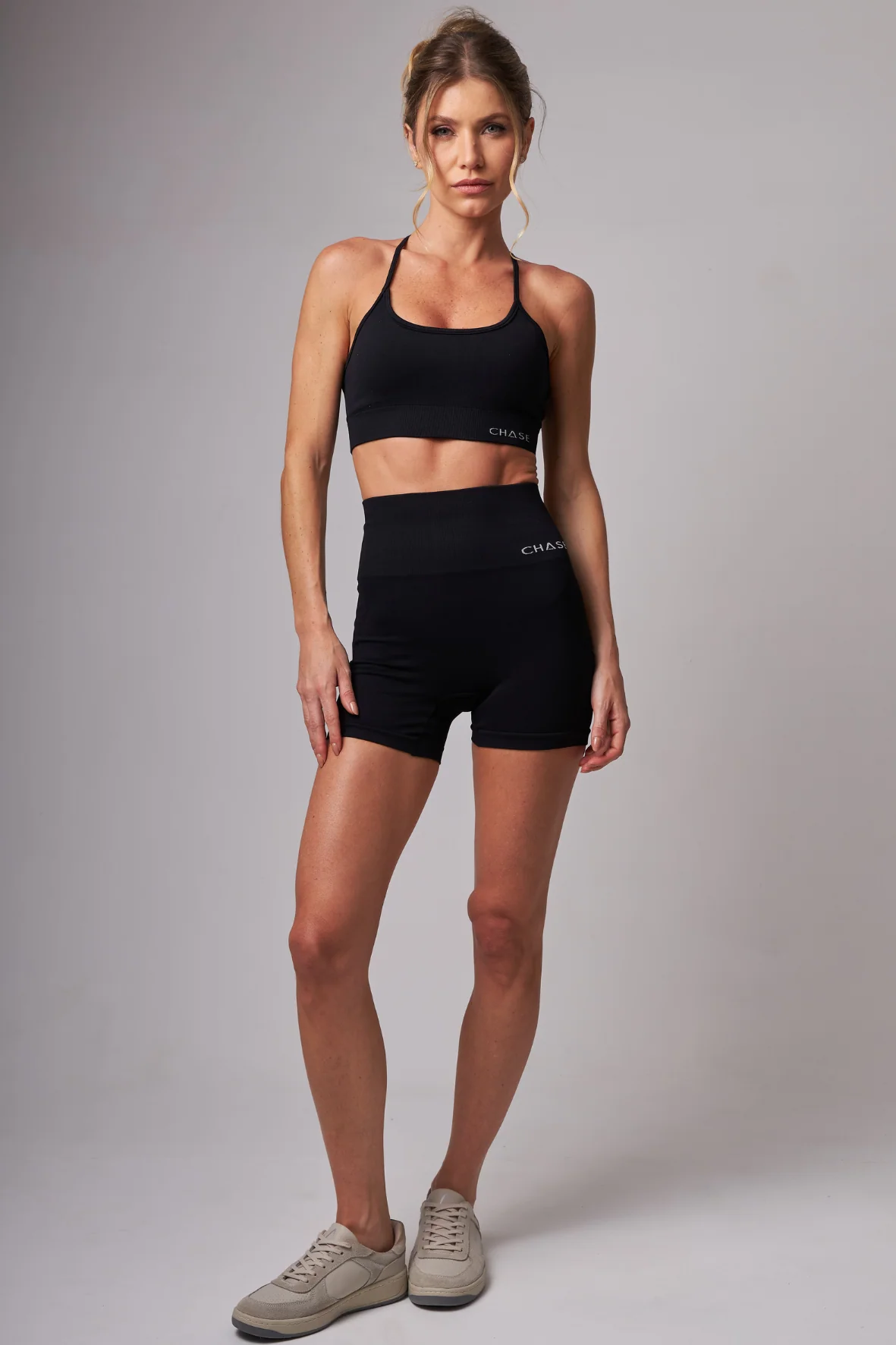 Short Pure Seamless Black - Image 3