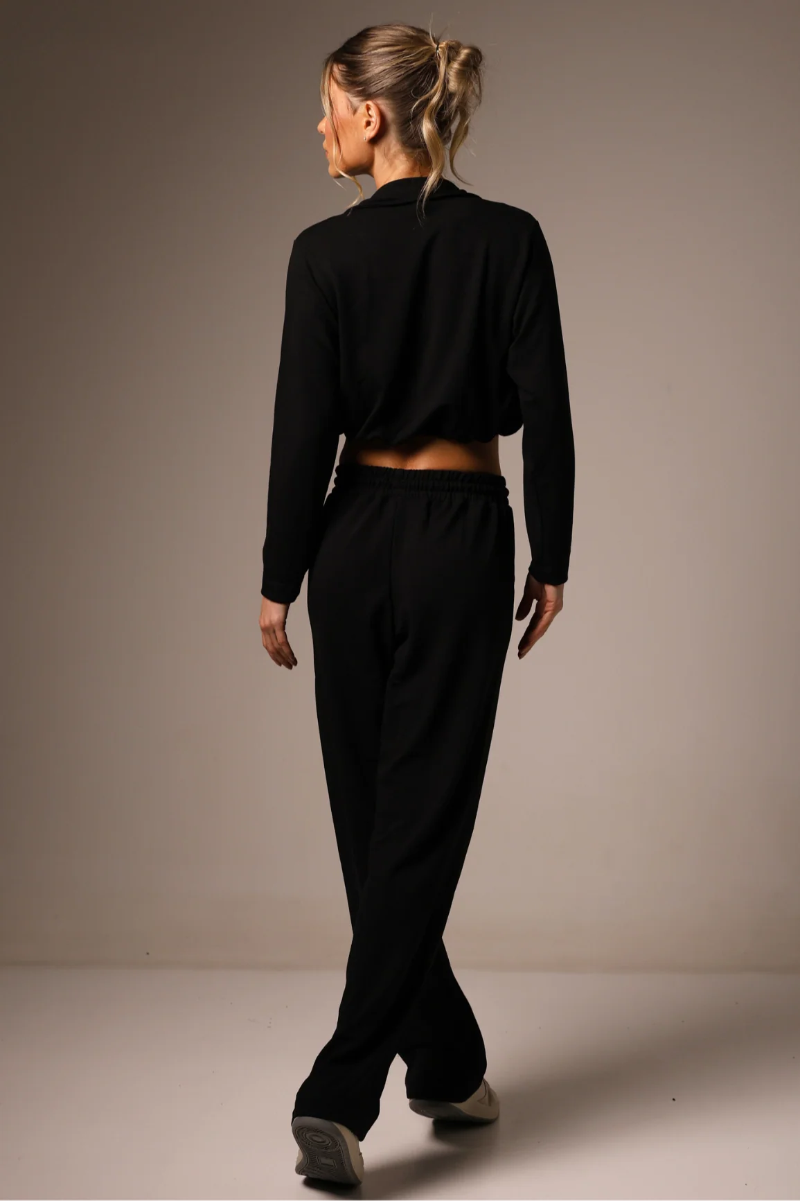 Sweat Middle Bomber Black - Image 4
