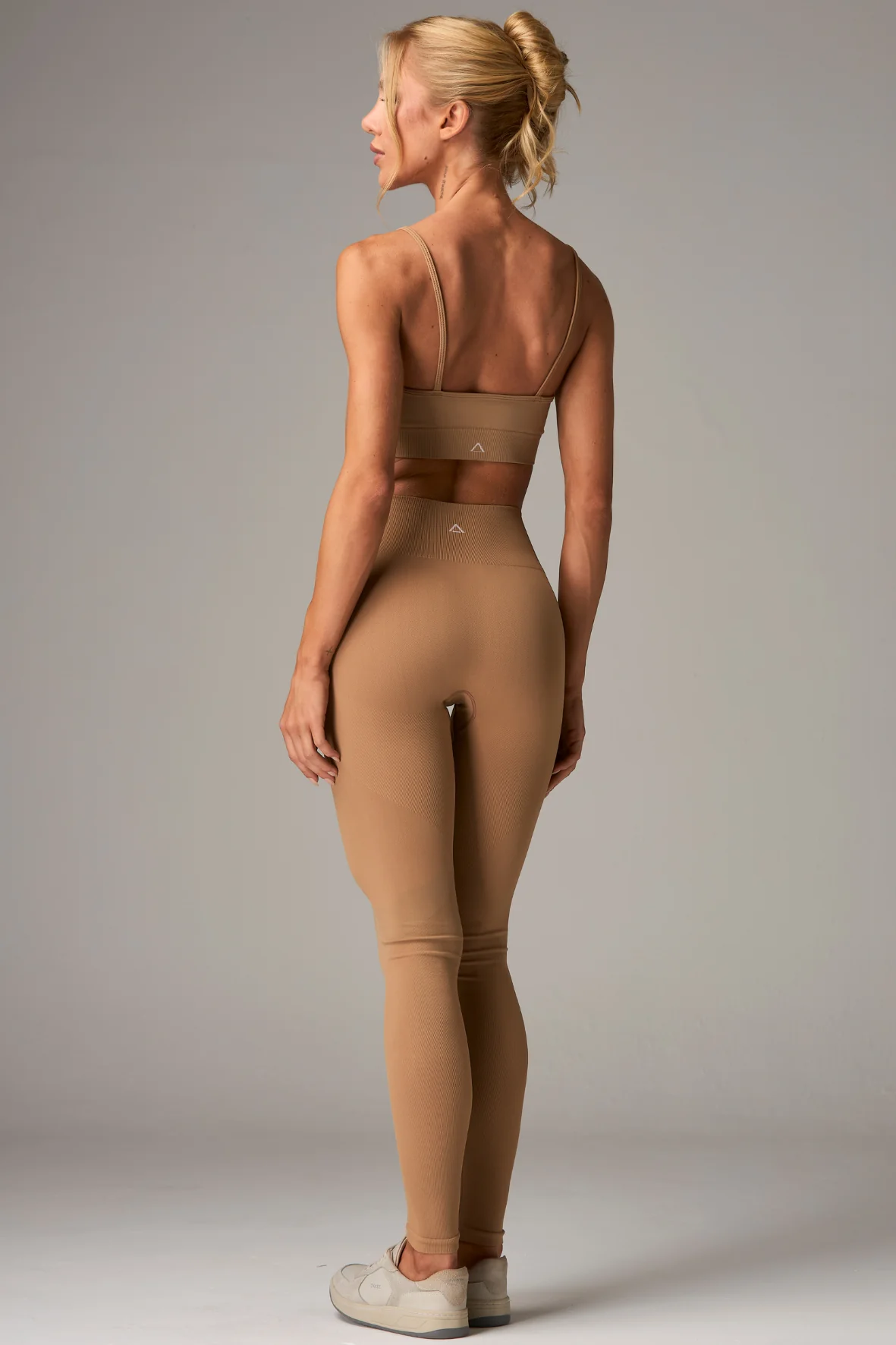 Top Harmony Seamless Amphora - Image 4
