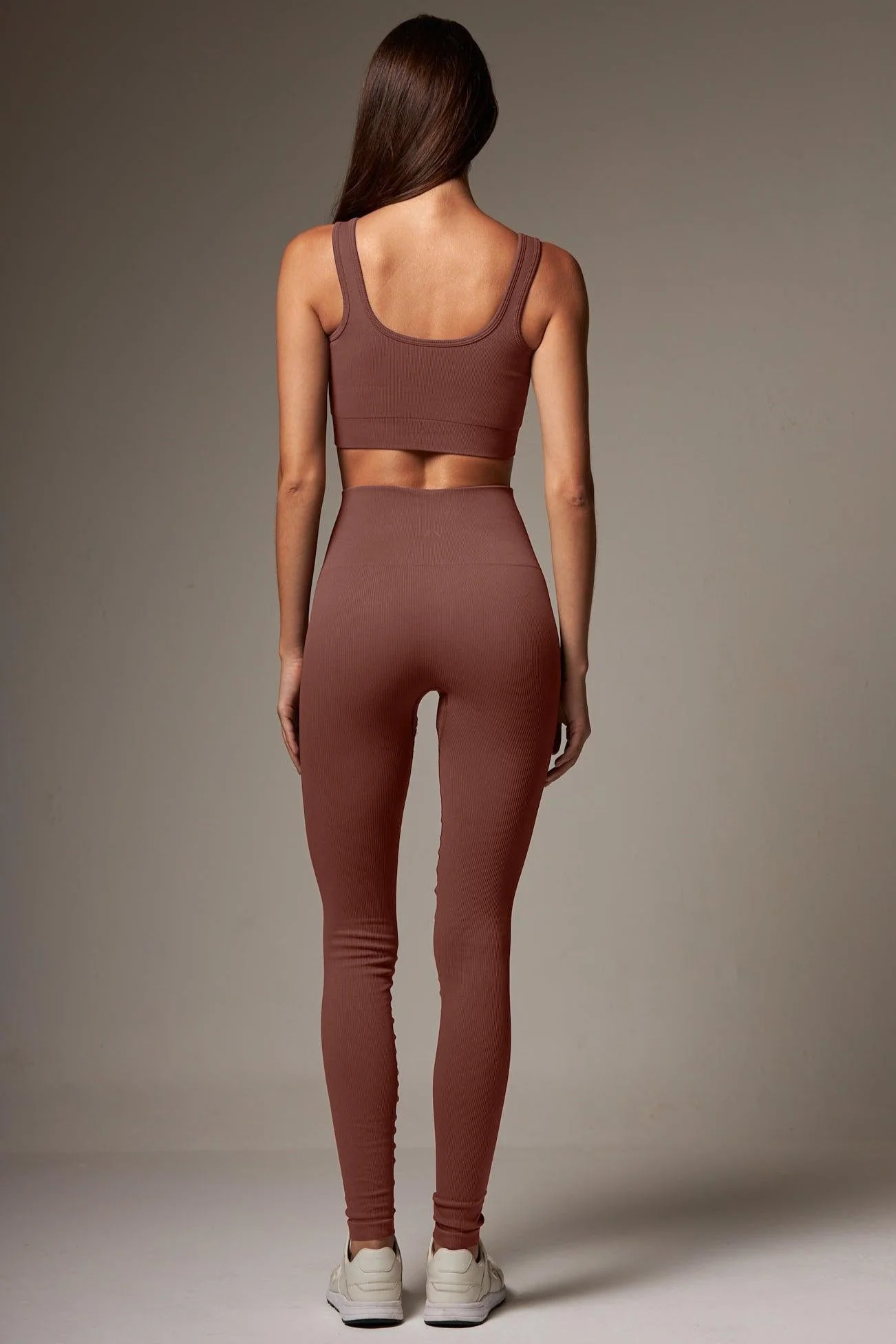 Top Outsider Seamless Middle Brown - Image 3